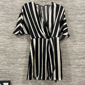 💙💜 SALE - H&M Monochrome Black and white Striped Dress Womens Size Small- Midi